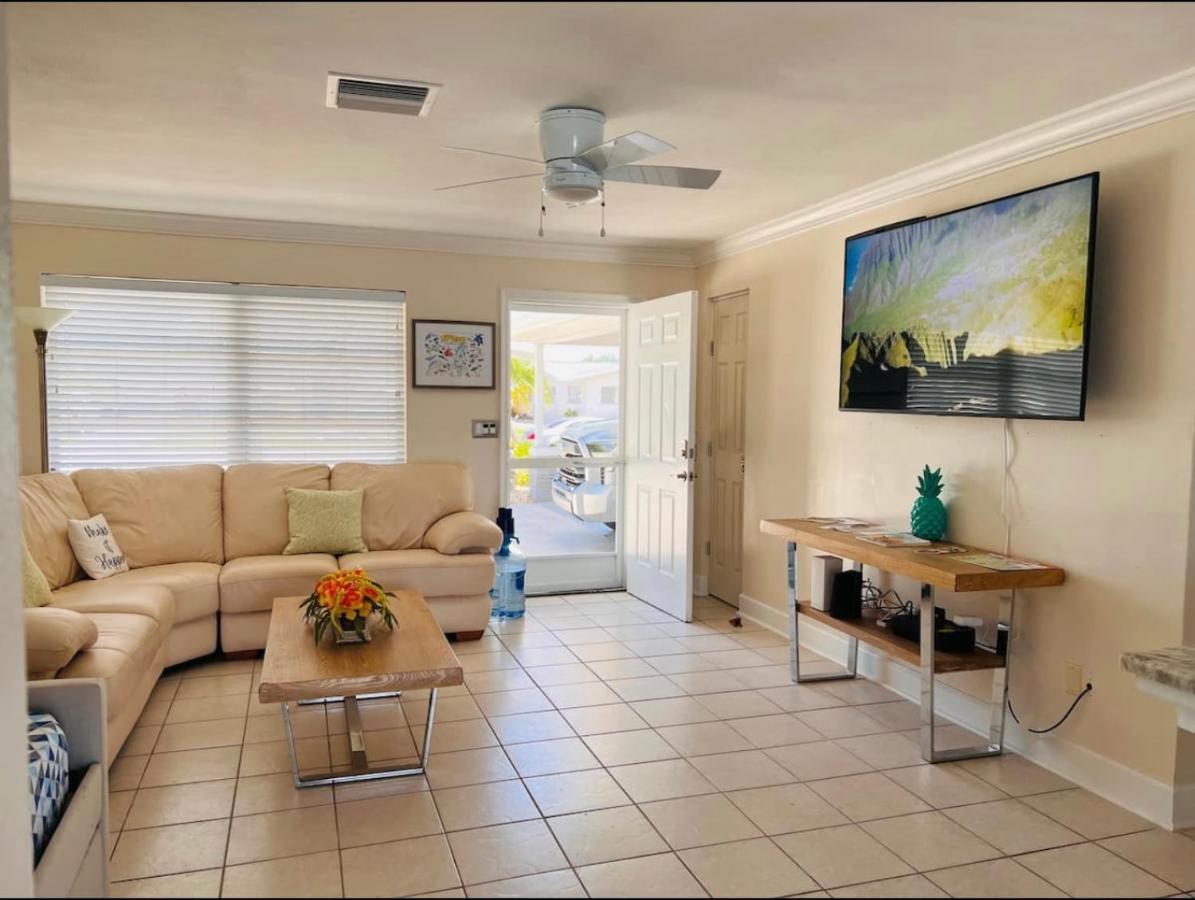 Cheerful Home With Two Bedrooms 珊瑚角 外观 照片